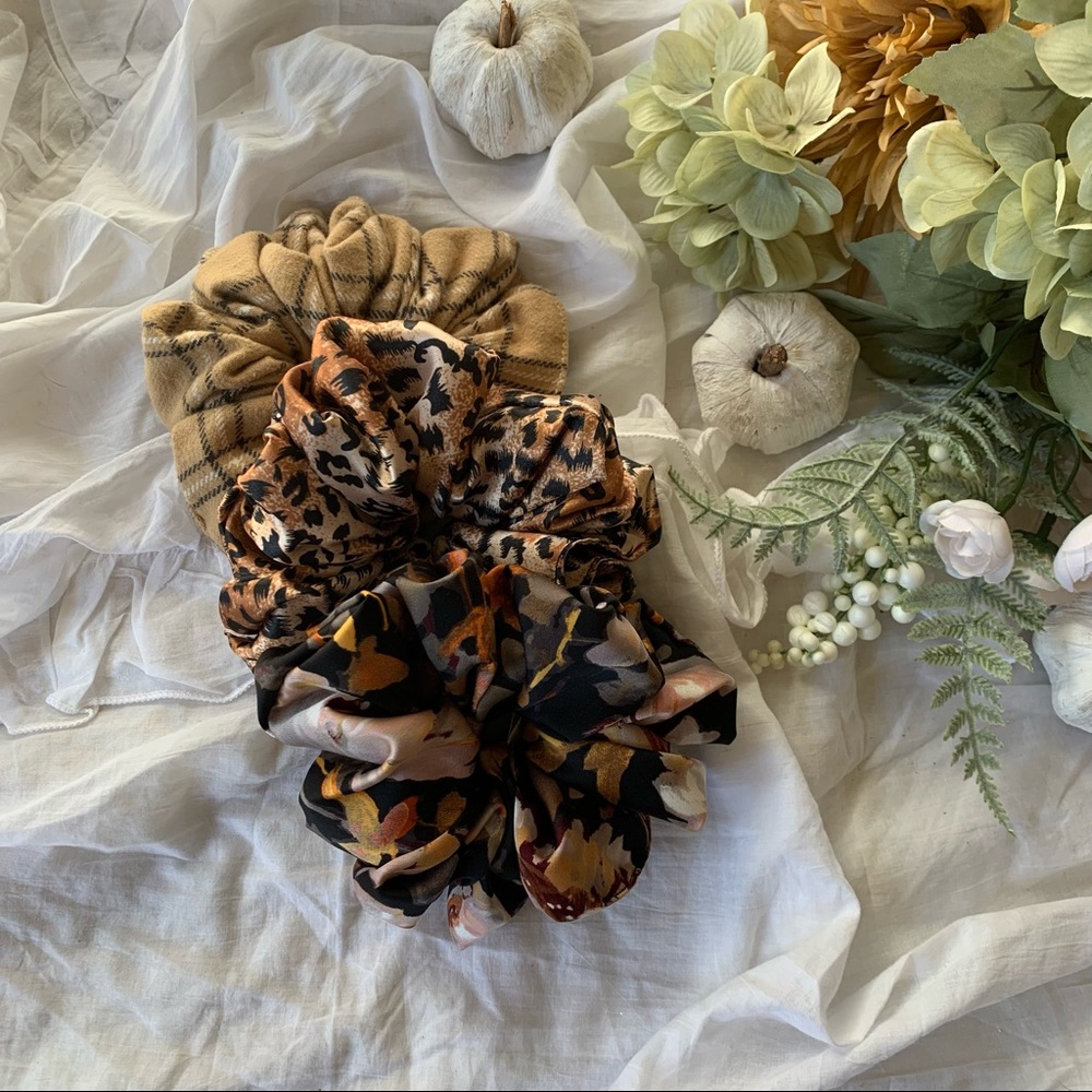 Fall Scrunchie Set 🍂🍁🤎 - Picture 2 of 6